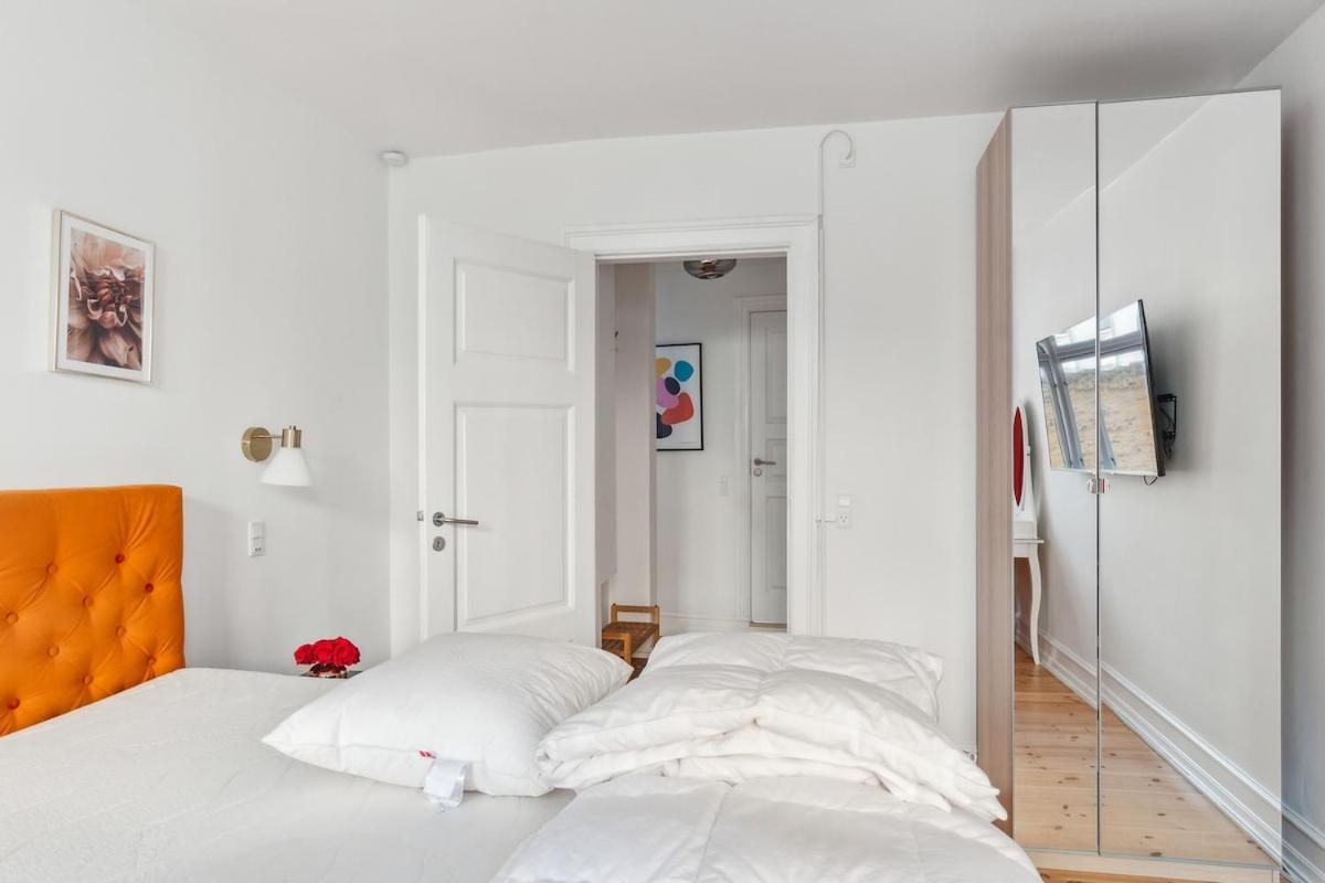 Location - 5 Min To Tivoli And Main Station * København